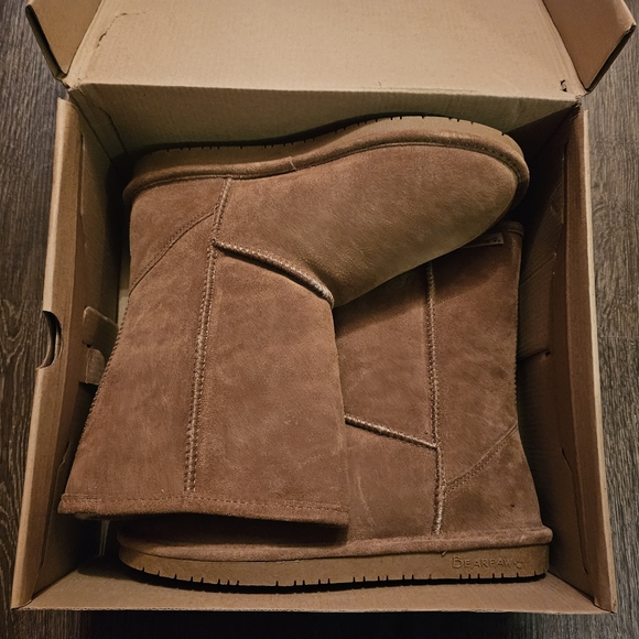 Bearpaw Emma short boots- women's size 9, color- hickory - Picture 3 of 4